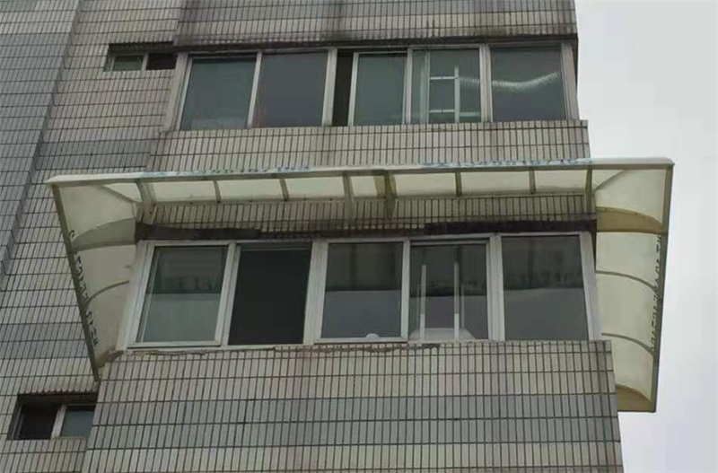 如何解決鋼結(jié)構(gòu)雨棚的漏水問(wèn)題？